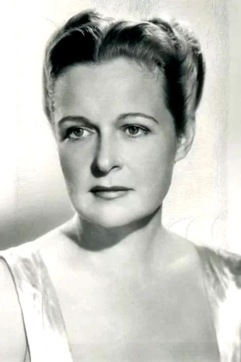  Selena Royle
