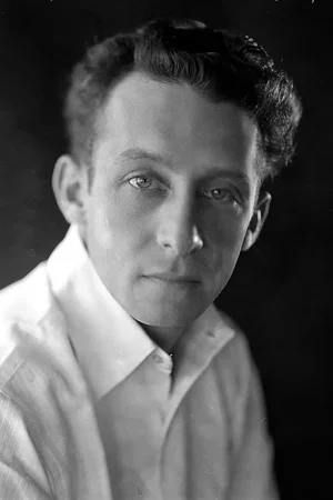  Raymond Hatton
