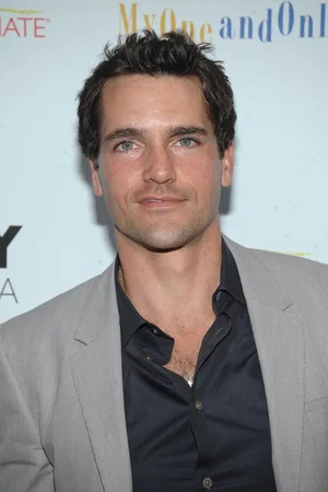 Jackson Hurst photo