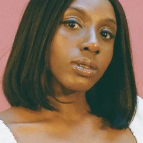 Photo star :  Ziwe Fumudoh