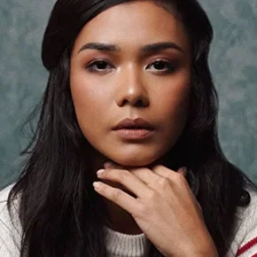 Photo star :  Adinia Wirasti