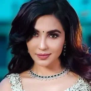 Photo star :  Parvatii Nair