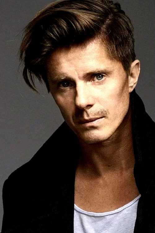  Morten Holst