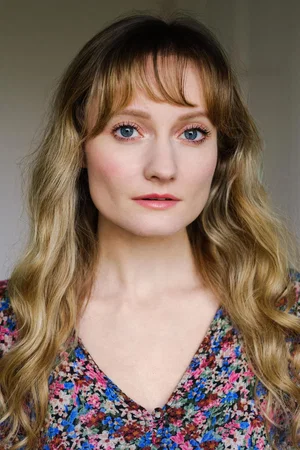  Gwyneth Evans
