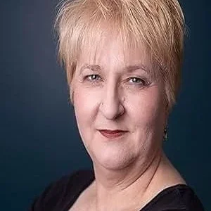  Tanya Saari