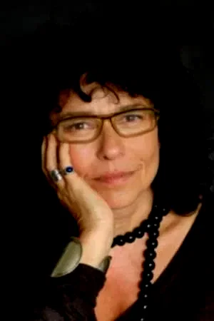  Carole Achache