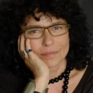  Carole Achache