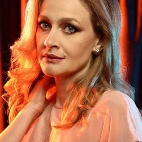 Photo star :  Eleni Roussinou