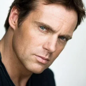Photo star : Michael Shanks