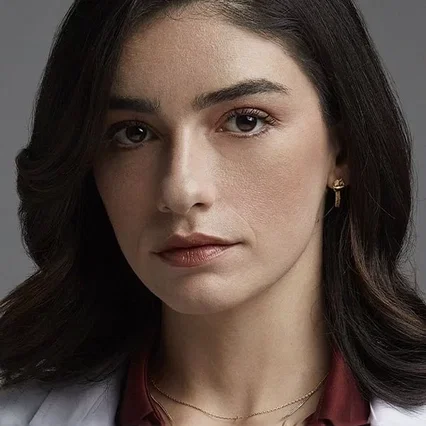  Hazar Ergüçlü