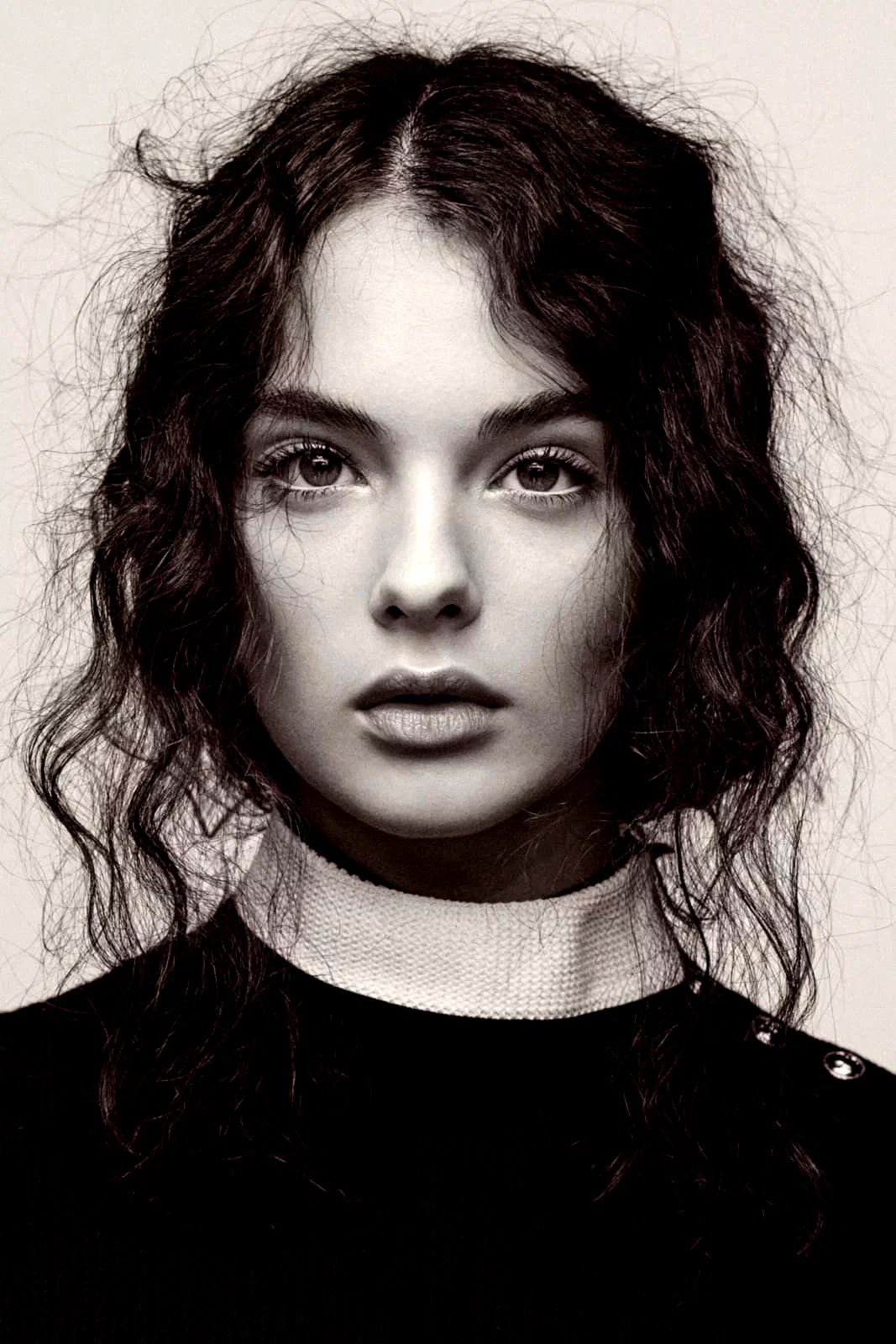  Deva Cassel