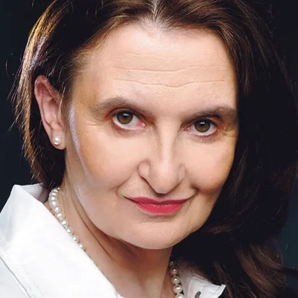  Eva Holubova