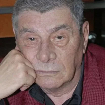  Mitica Popescu