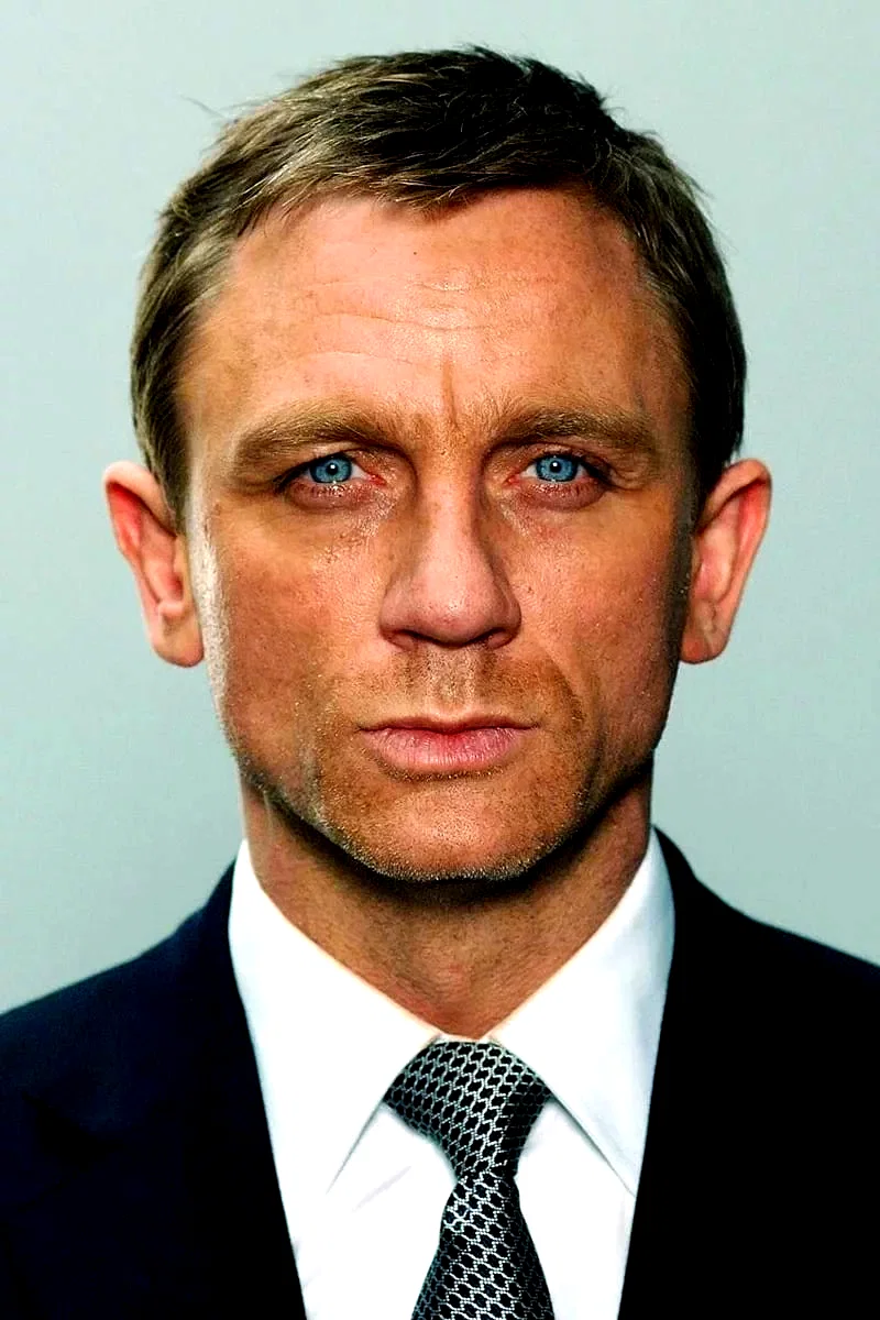 Daniel Craig