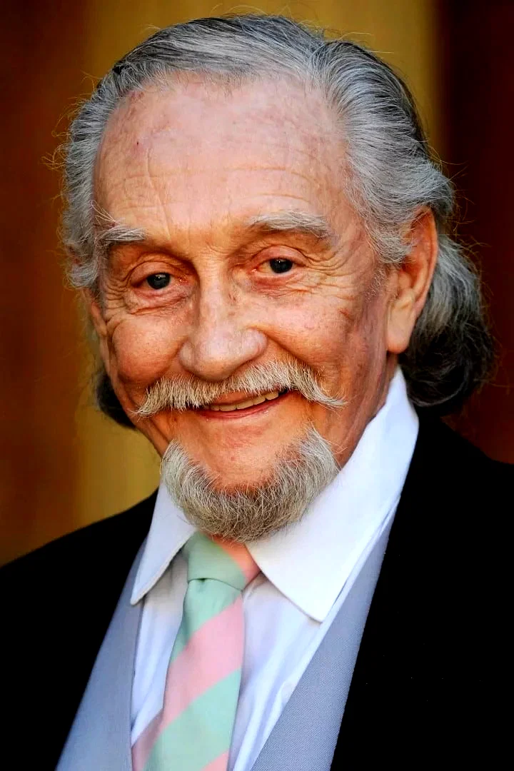 Roy Dotrice