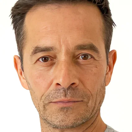  Simon Tsakiris