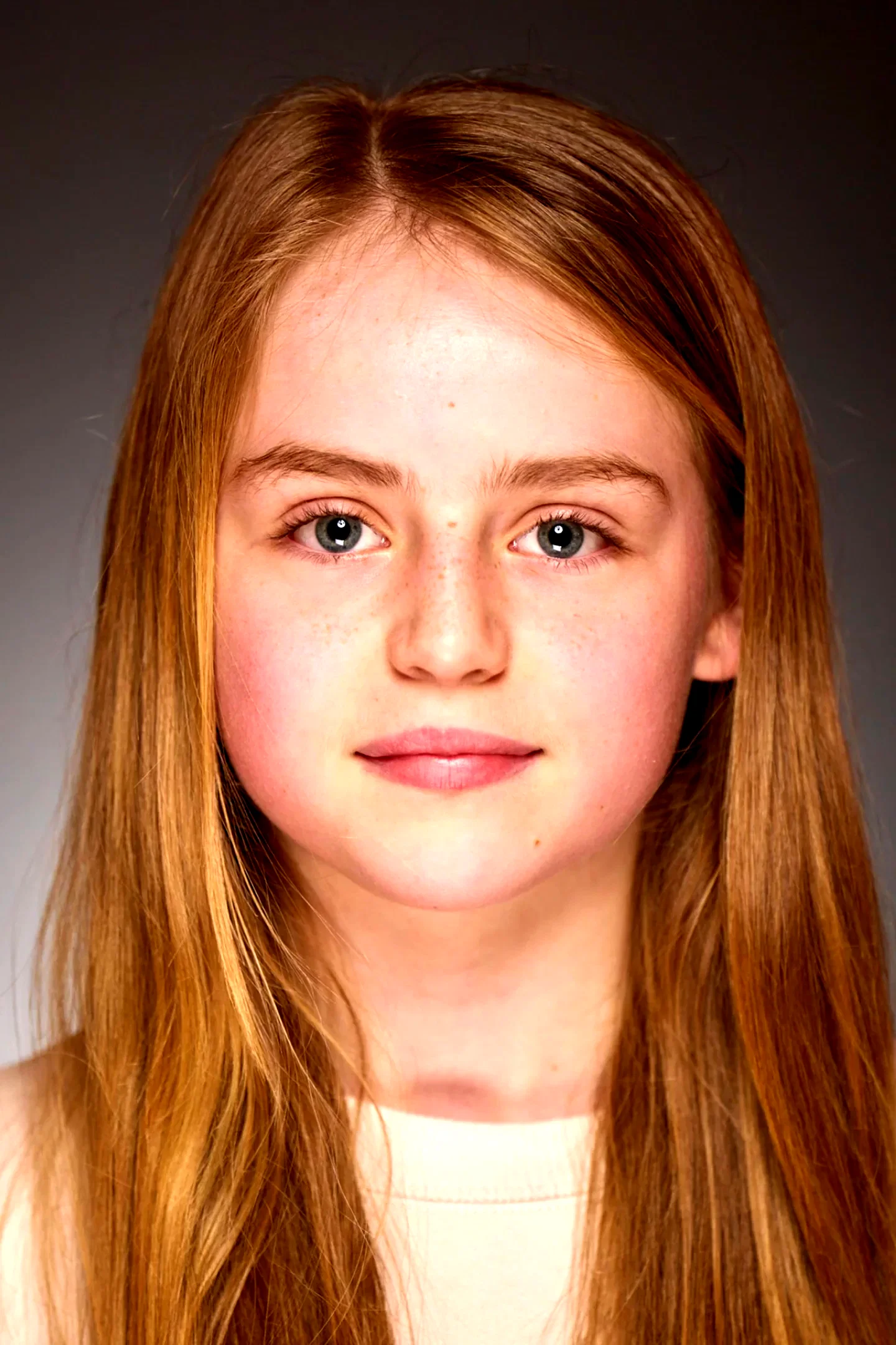  Abbiegail Mills