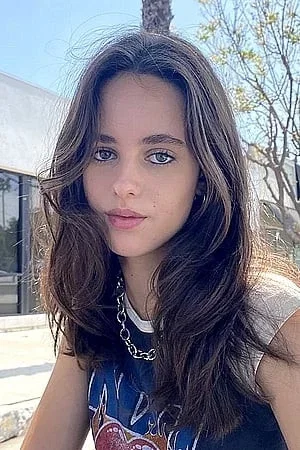  Tess Barthelemy photo