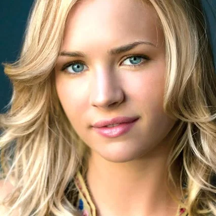 Britt Robertson