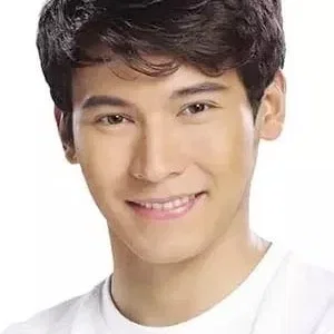  Enchong Dee