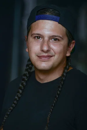  Dylan Cook