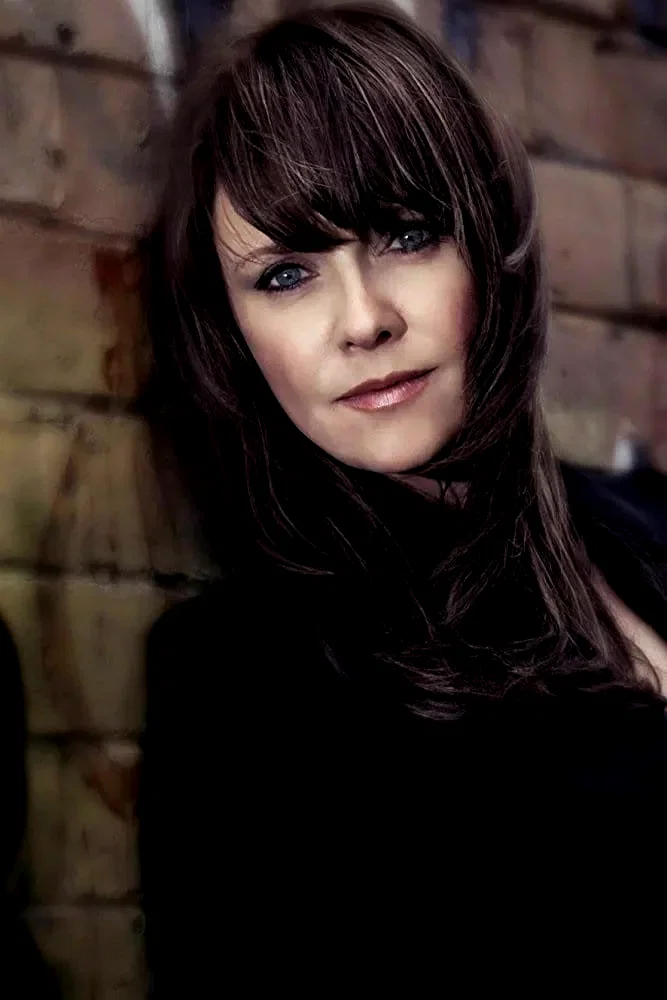  Amanda Tapping