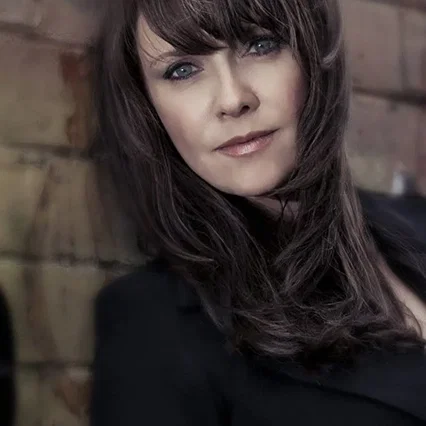  Amanda Tapping