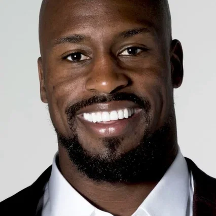  Vernon Davis