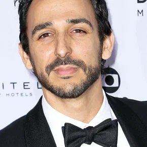 Photo star : Amir Arison