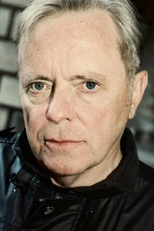  Bernard Sumner photo