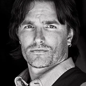 Photo star : Frank John Hughes