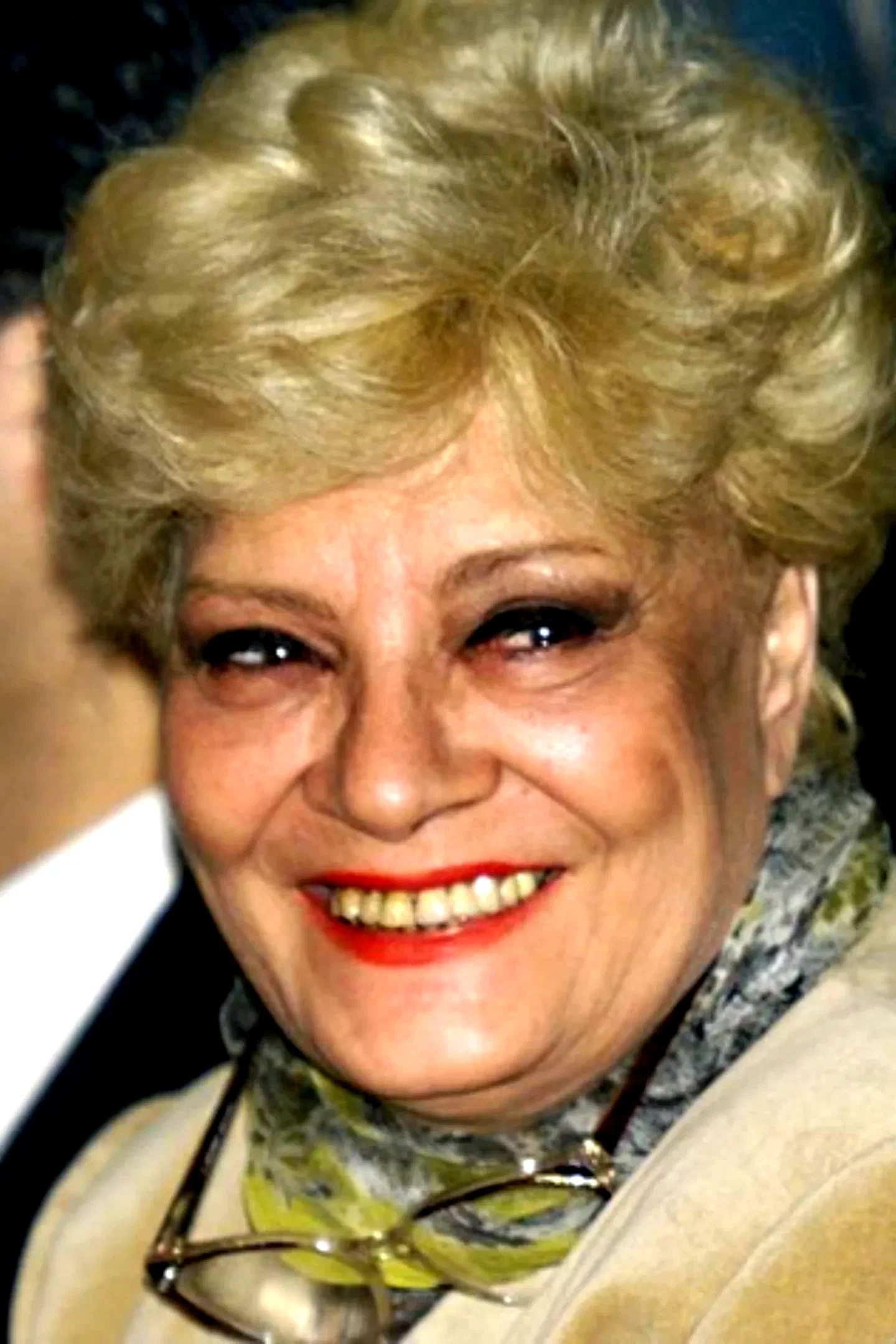  Nadia Lotfi