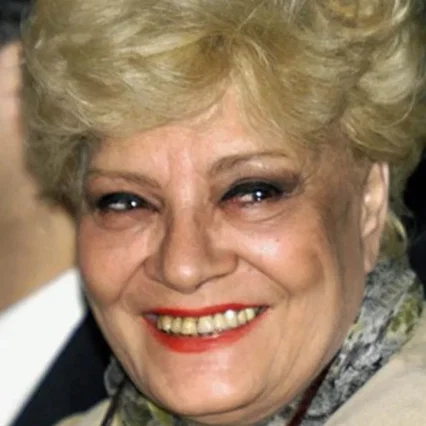 Nadia Lotfi