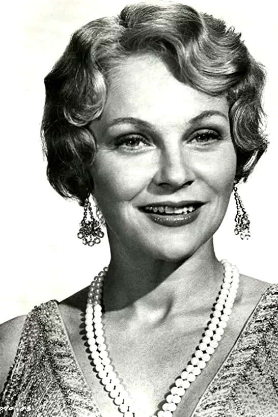  Joanna Moore
