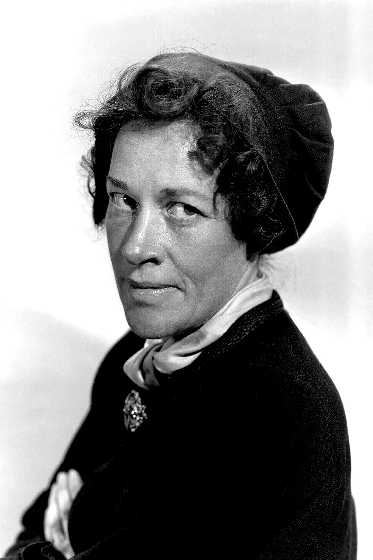  Anne Revere