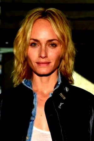 Amber Valletta