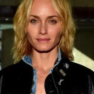 Amber Valletta