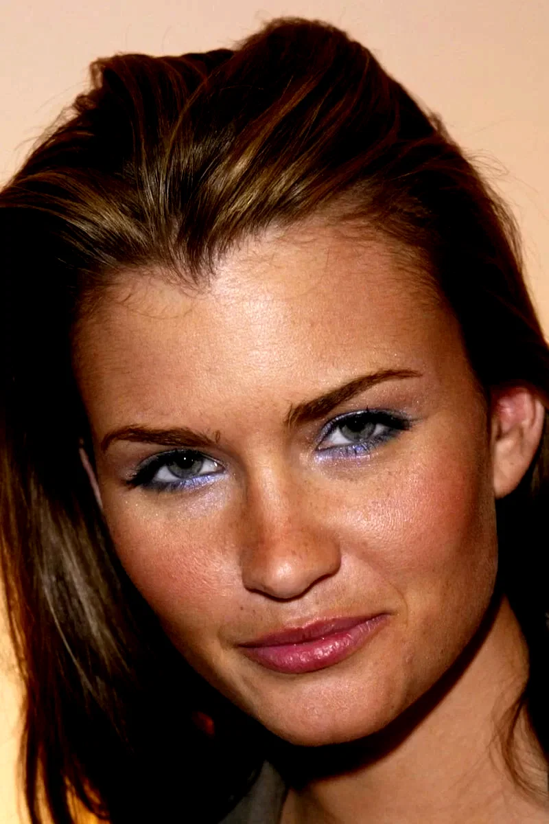  Lauren Michelle Hill