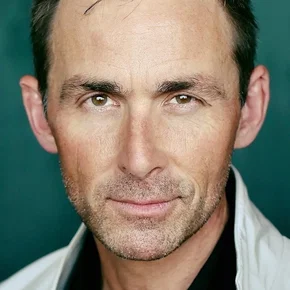 Photo star : James Patrick Stuart