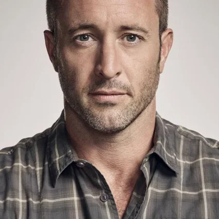 Alex O'loughlin