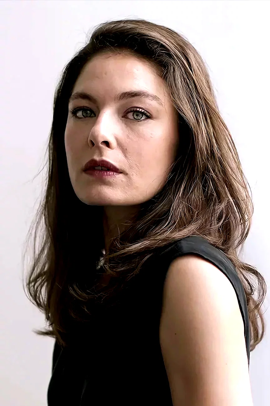 Alexa Davalos