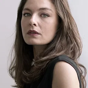 Photo star : Alexa Davalos