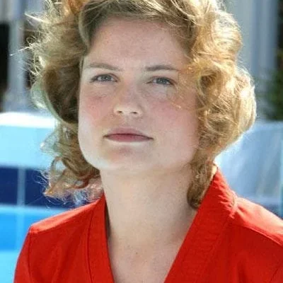  Sarah Biasini