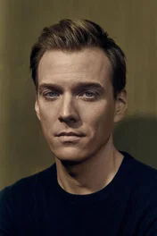 Jake  Abel