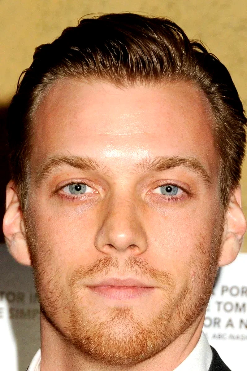 Jake  Abel