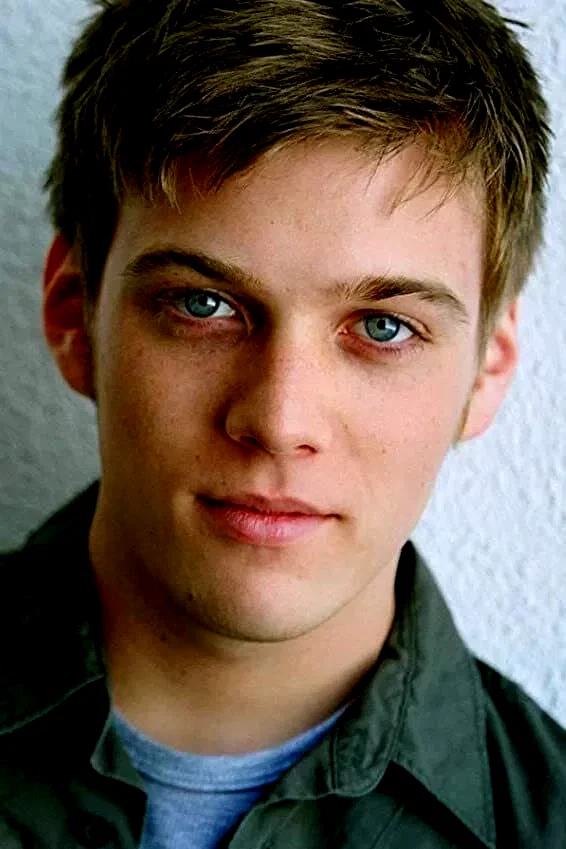 Jake  Abel