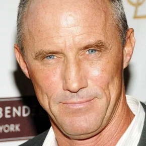 Photo star : Robert John Burke