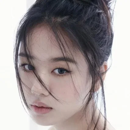  Ahn Eunjin