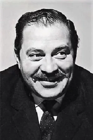  Roberto Camardiel photo