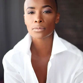 Photo star :  Bonnie Mbuli